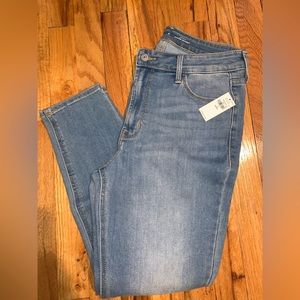 NWT Old Navy Blue Wash jeans